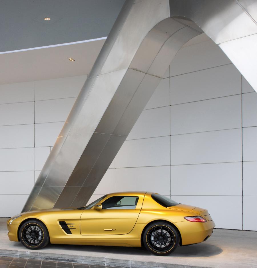  Mercedes-Benz SLS AMG Desert Gold 2010 года  (фото 8 из 29)